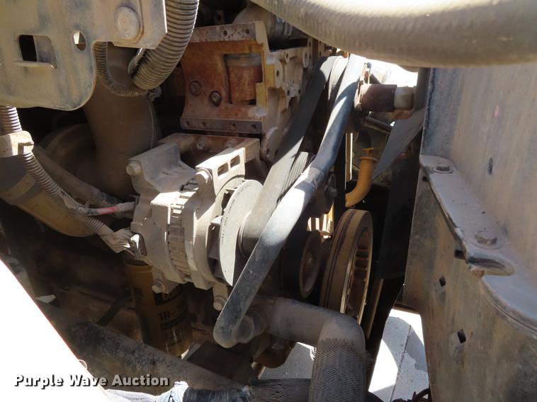 image for item DE3543 2004 Chevrolet C7500 tank truck