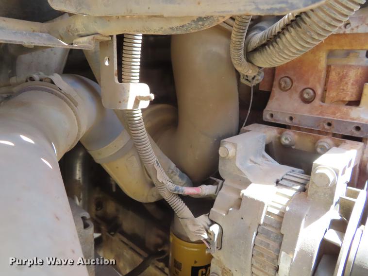 image for item DE3543 2004 Chevrolet C7500 tank truck