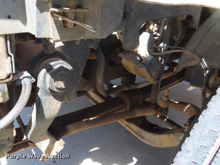 image for item DE3543 2004 Chevrolet C7500 tank truck