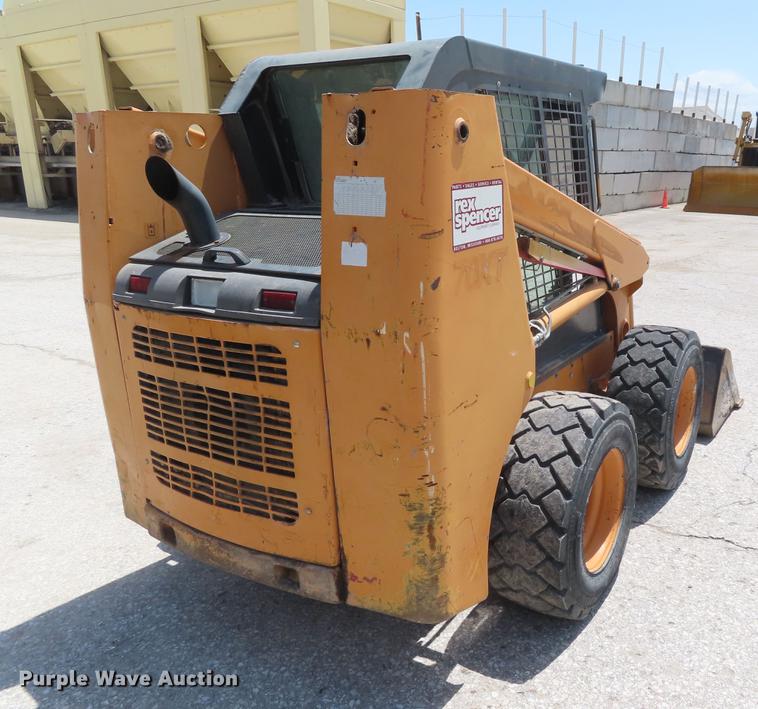 image for item DE3545 2002 Case 70XT skid steer