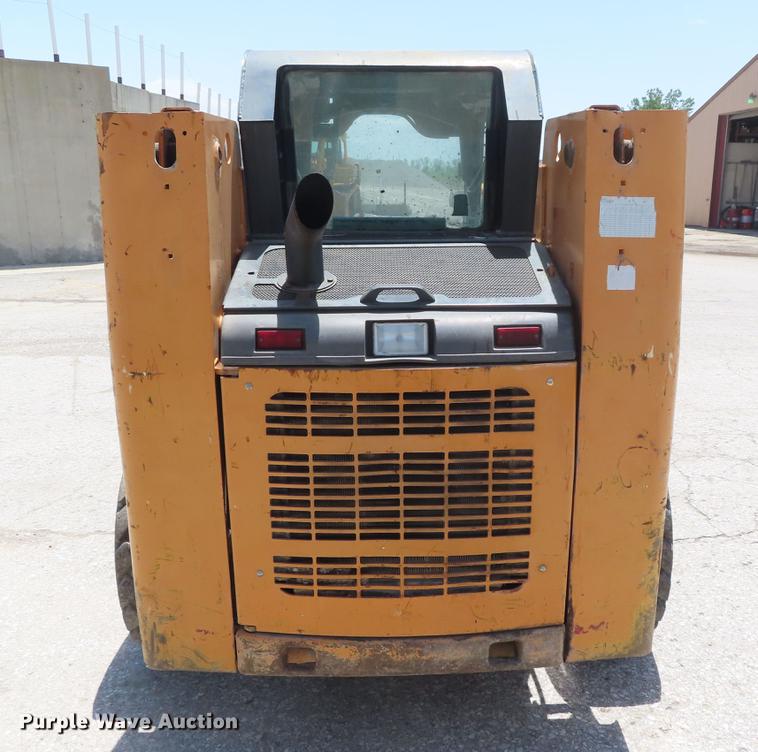 image for item DE3545 2002 Case 70XT skid steer