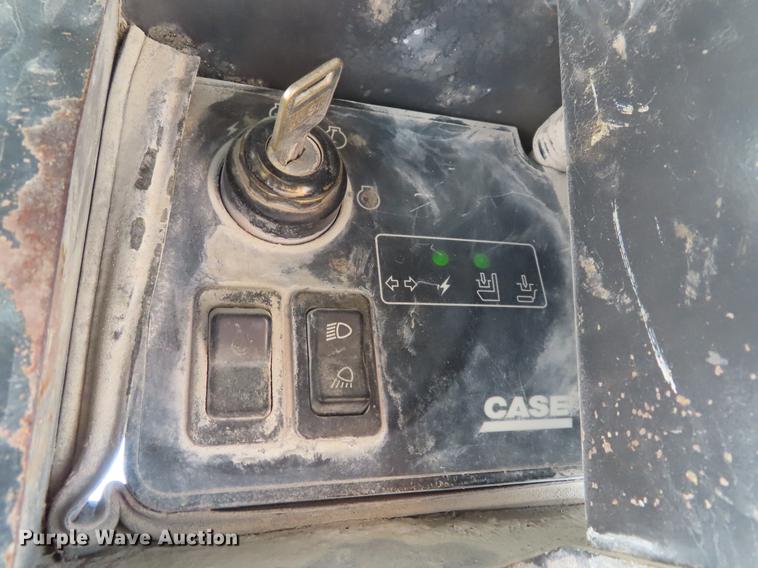 image for item DE3545 2002 Case 70XT skid steer