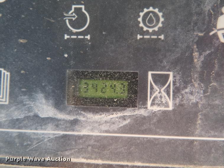 image for item DE3545 2002 Case 70XT skid steer