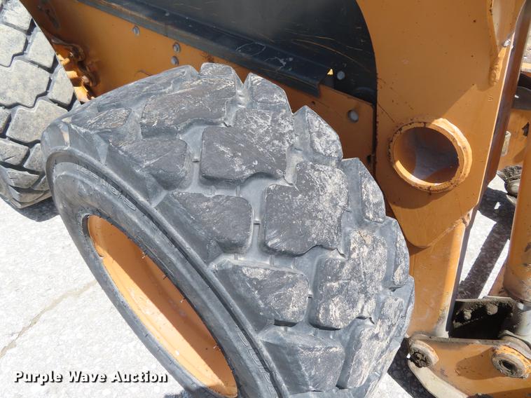 image for item DE3545 2002 Case 70XT skid steer