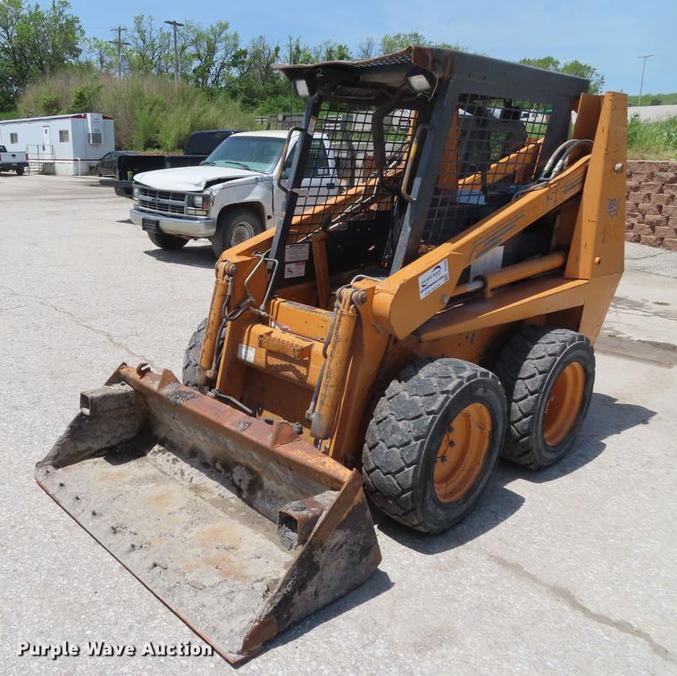 image for item DE3546 2001 Case 1840 skid steer