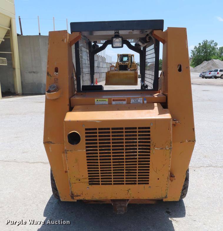 image for item DE3546 2001 Case 1840 skid steer