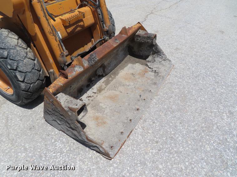 image for item DE3546 2001 Case 1840 skid steer