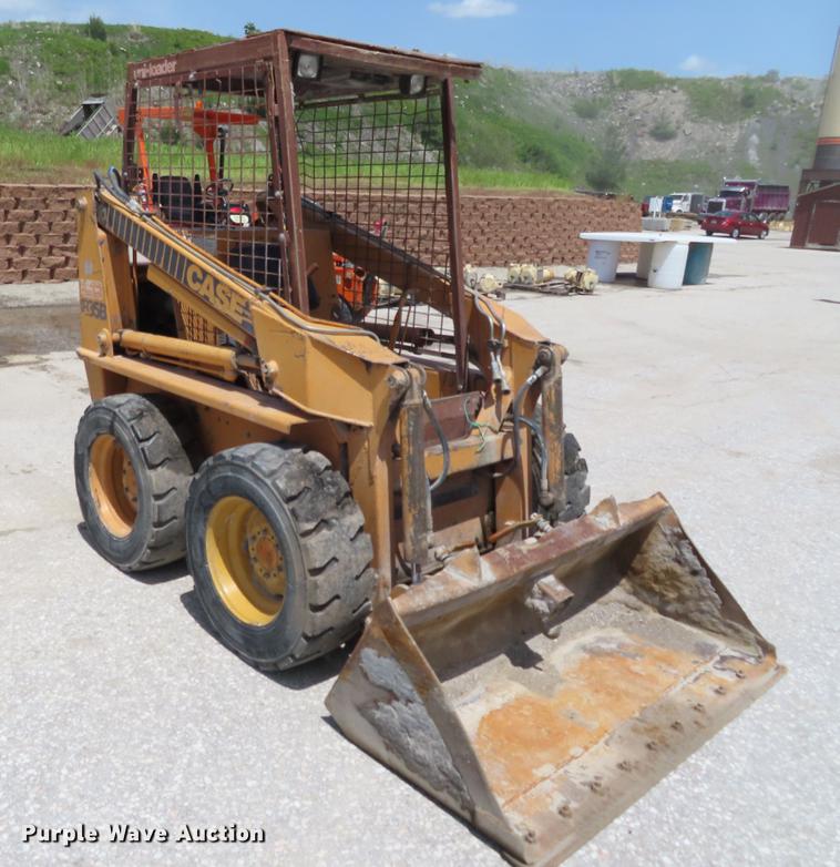 image for item DE3547 Case 1835B skid steer