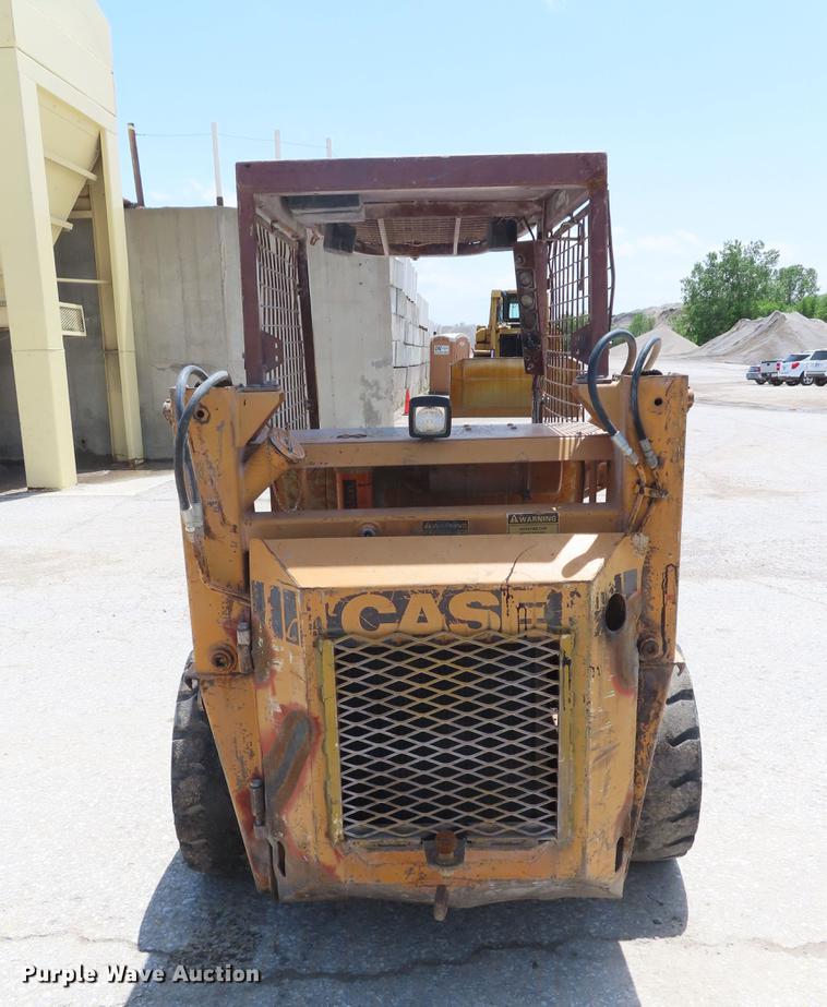 image for item DE3547 Case 1835B skid steer