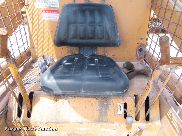 image for item DE3547 Case 1835B skid steer