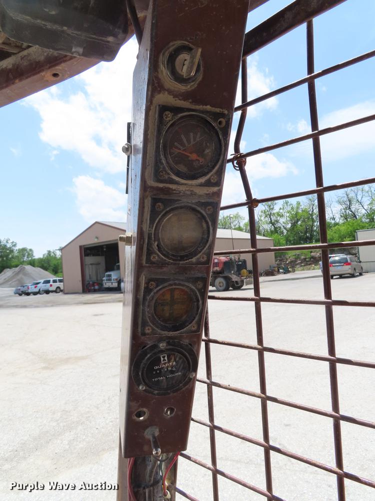 image for item DE3547 Case 1835B skid steer