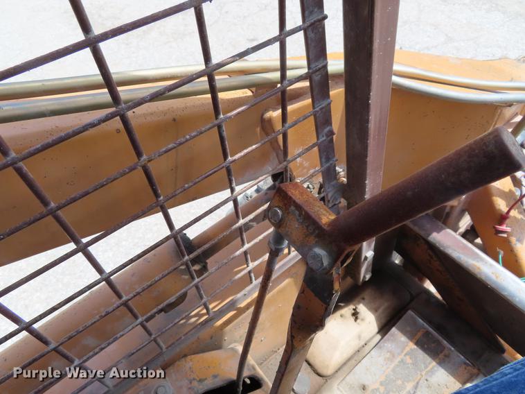 image for item DE3547 Case 1835B skid steer