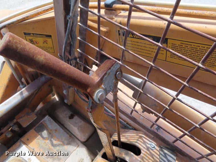 image for item DE3547 Case 1835B skid steer