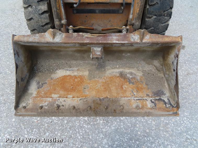 image for item DE3547 Case 1835B skid steer