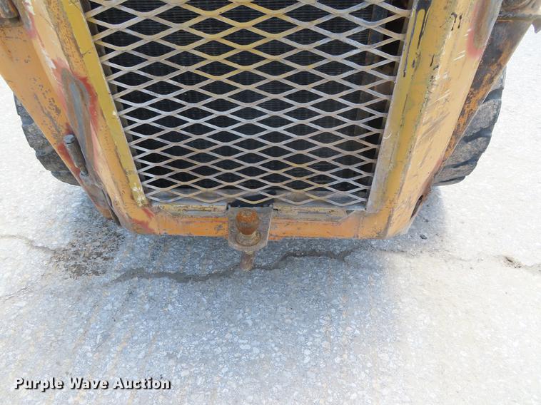 image for item DE3547 Case 1835B skid steer