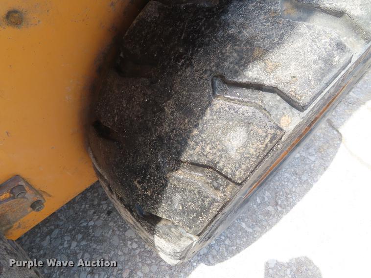 image for item DE3547 Case 1835B skid steer