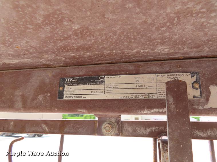 image for item DE3547 Case 1835B skid steer