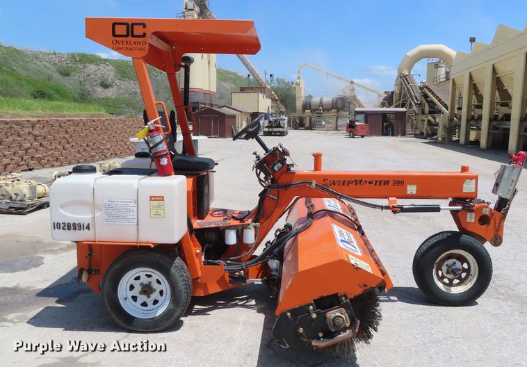 image for item DE3548 2014 Lay-mor Sweepmaster 300 broom