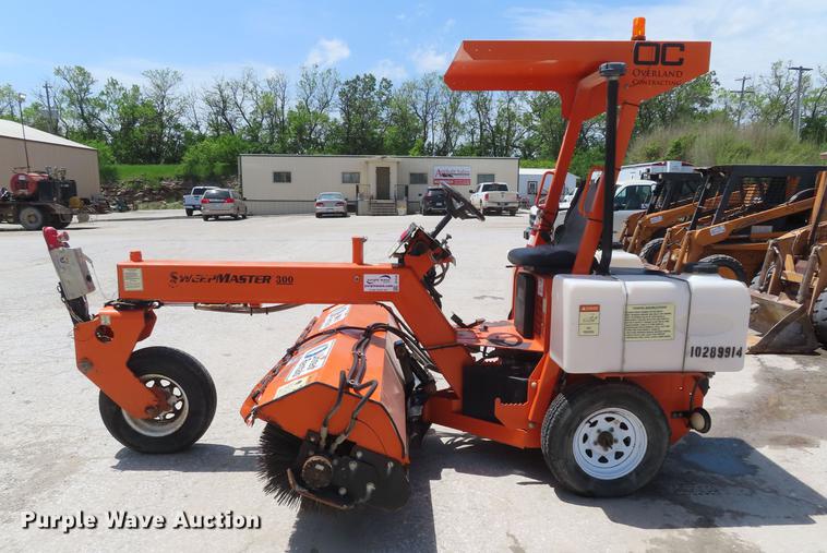 image for item DE3548 2014 Lay-mor Sweepmaster 300 broom