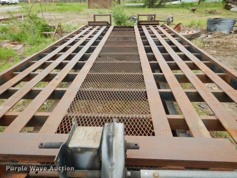 image for item DE3902 1985 Shopbuilt equipment trailer