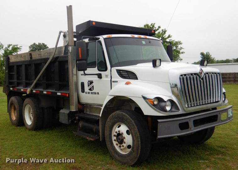 image for item DE3903 2010 International 7400 dump truck