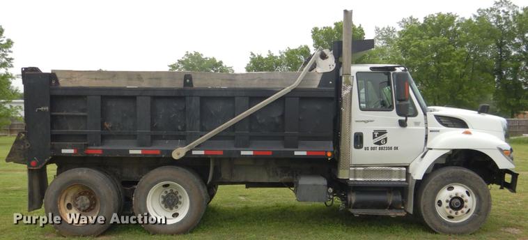 image for item DE3903 2010 International 7400 dump truck