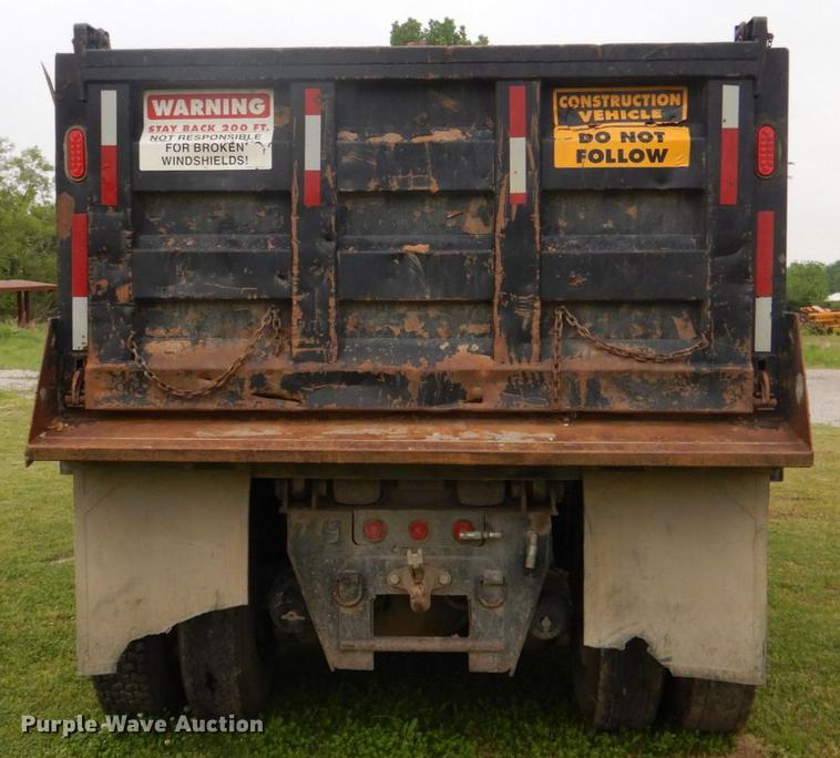 image for item DE3903 2010 International 7400 dump truck