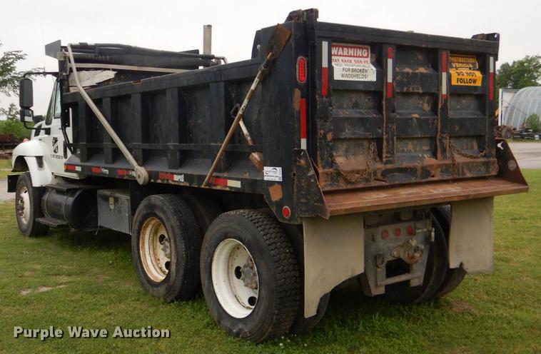 image for item DE3903 2010 International 7400 dump truck