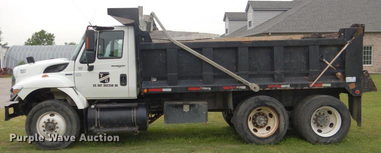image for item DE3903 2010 International 7400 dump truck