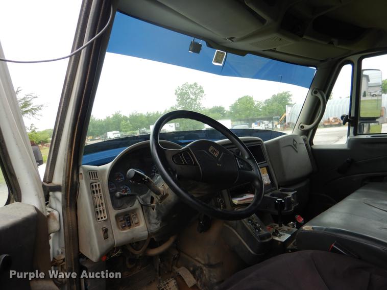 image for item DE3903 2010 International 7400 dump truck