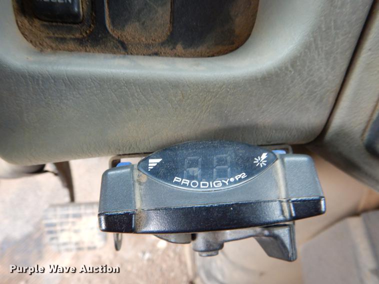 image for item DE3903 2010 International 7400 dump truck