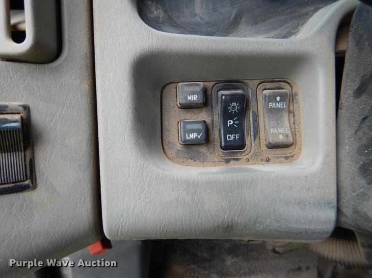 image for item DE3903 2010 International 7400 dump truck