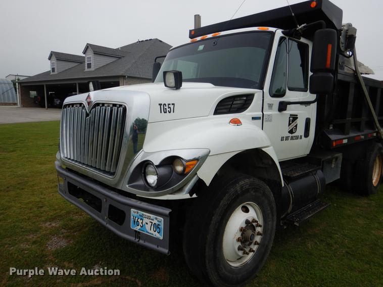 image for item DE3903 2010 International 7400 dump truck