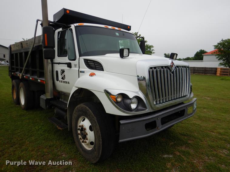 image for item DE3903 2010 International 7400 dump truck