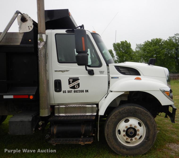 image for item DE3903 2010 International 7400 dump truck