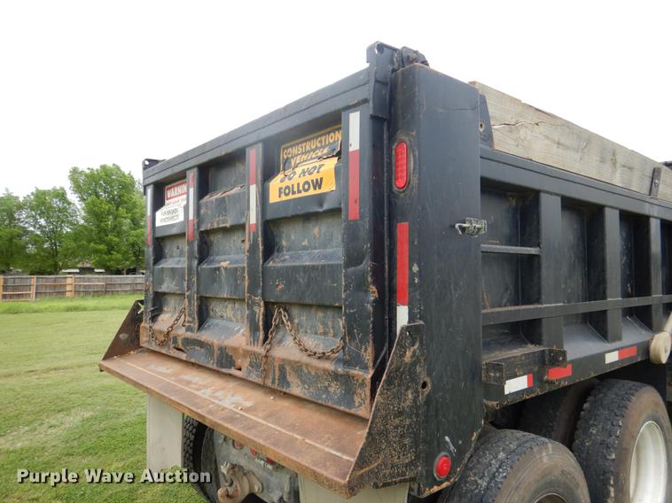 image for item DE3903 2010 International 7400 dump truck