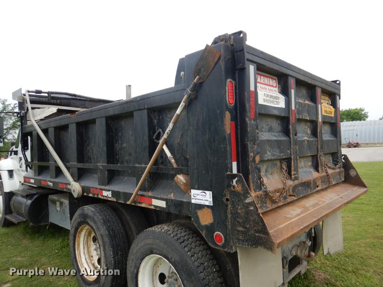 image for item DE3903 2010 International 7400 dump truck