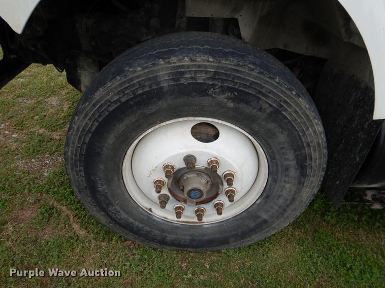 image for item DE3903 2010 International 7400 dump truck