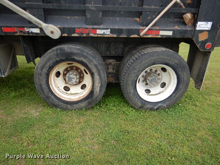 image for item DE3903 2010 International 7400 dump truck