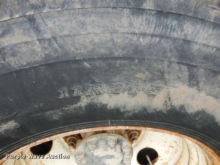 image for item DE3903 2010 International 7400 dump truck