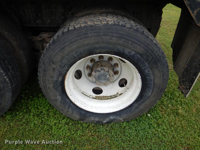 image for item DE3903 2010 International 7400 dump truck