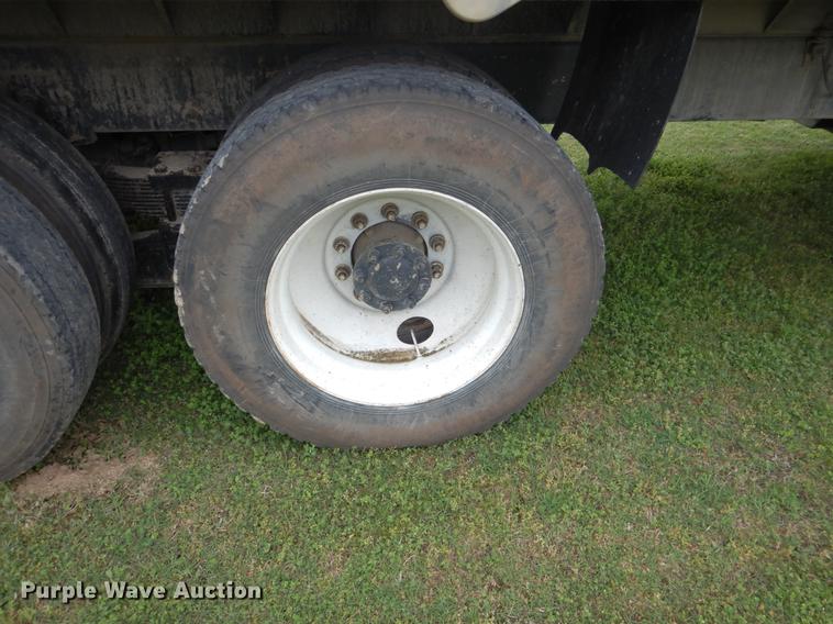 image for item DE3903 2010 International 7400 dump truck