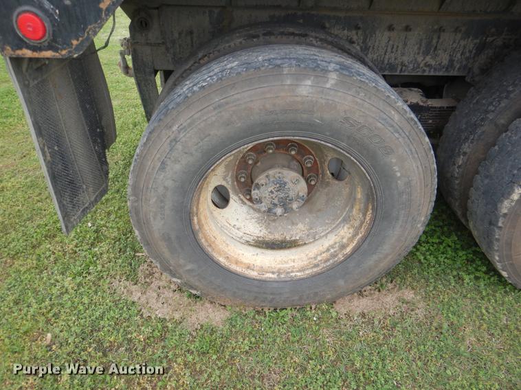 image for item DE3903 2010 International 7400 dump truck