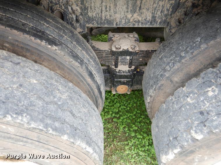 image for item DE3903 2010 International 7400 dump truck