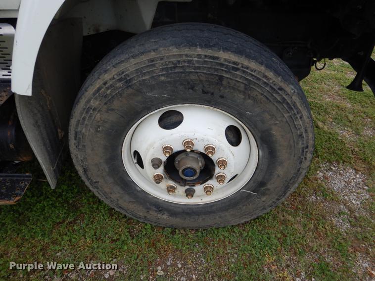 image for item DE3903 2010 International 7400 dump truck