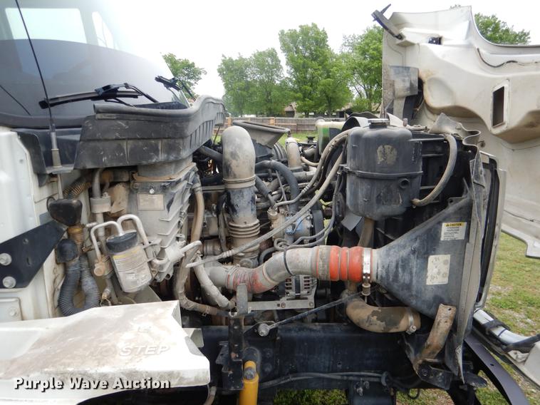 image for item DE3903 2010 International 7400 dump truck