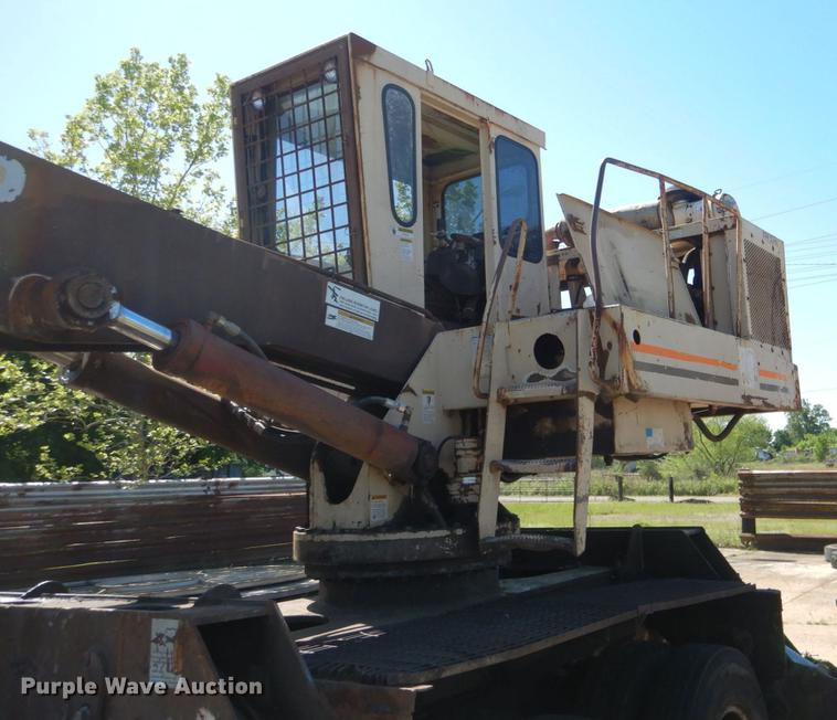 image for item DE3919 1996 Barko 160TRK log loader