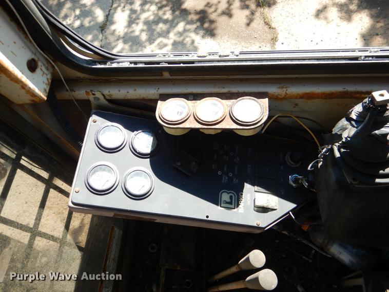 image for item DE3919 1996 Barko 160TRK log loader