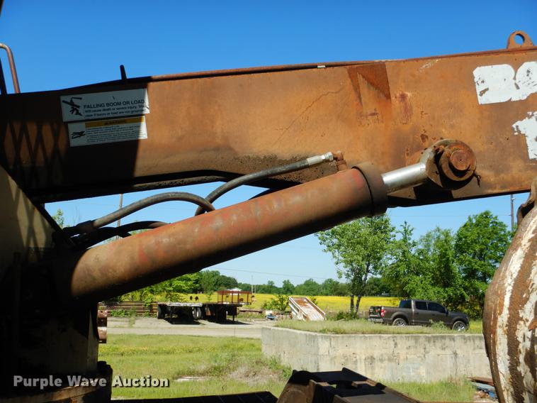 image for item DE3919 1996 Barko 160TRK log loader