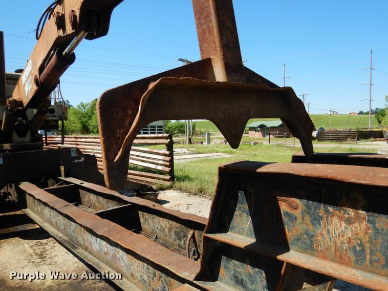 image for item DE3919 1996 Barko 160TRK log loader